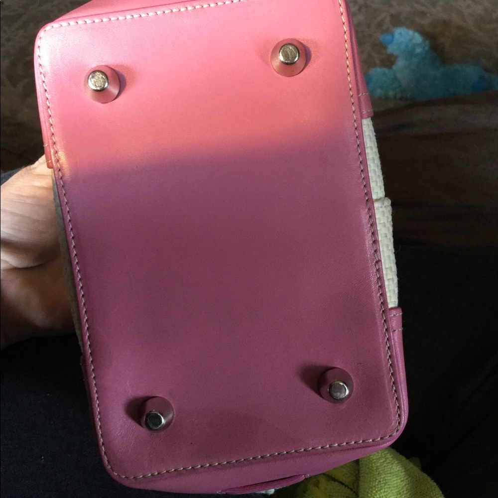 Authentic Coach Hand Bag For Spring! - image 7